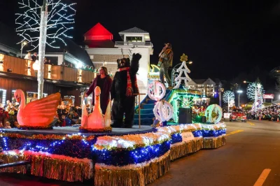 Fantasy of Lights Christmas Parade Fantasy of Lights Christmas Parade