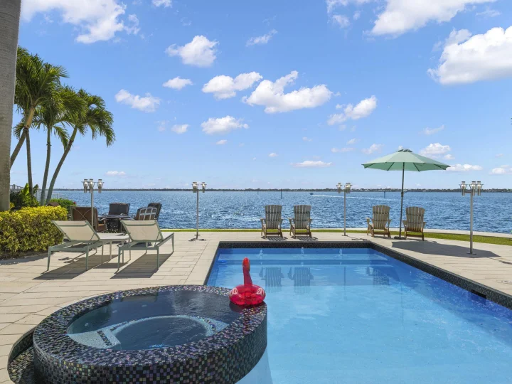 Florida Water View Vacation Rentals | Distinctive Beach Rentals Florida Water View Vacation Rentals | Distinctive Beach Rentals
