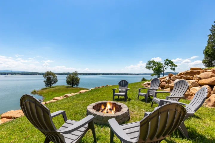 Lake Vacation Rentals by VTrips | A VTrips Experience Lake Vacation Rentals by VTrips | A VTrips Experience
