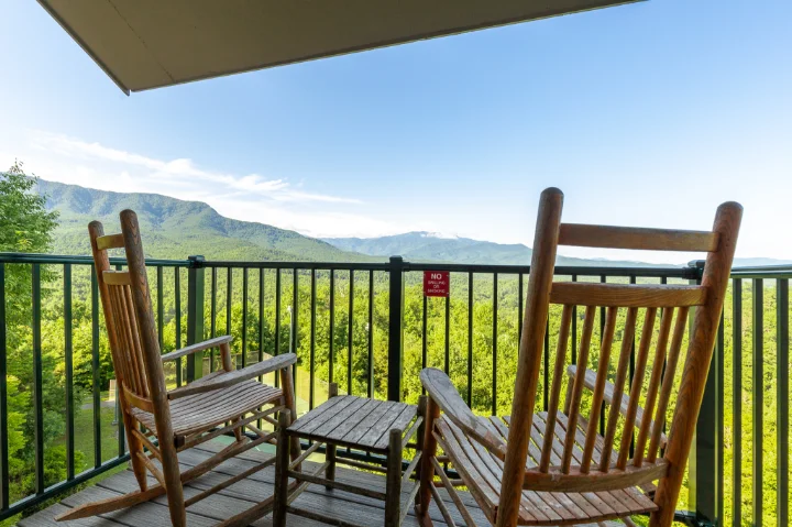 Vacation In The Mountains - Cabins & Condos | VTrips Vacation In The Mountains - Cabins & Condos | VTrips