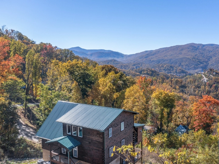 Roaring Fork | Gatlinburg Mountain View Rentals | Jackson Mountain Rentals Roaring Fork | Gatlinburg Mountain View Rentals | Jackson Mountain Rentals