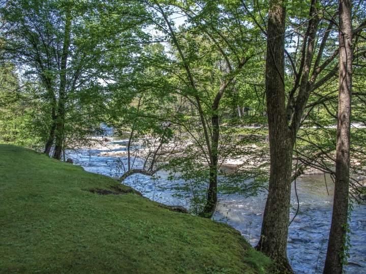 Cedar Lodge Resort | Pigeon Forge Vacation Rentals | River Views Cedar Lodge Resort | Pigeon Forge Vacation Rentals | River Views
