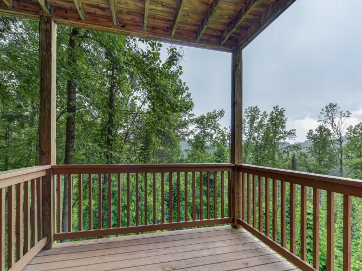 Roaring Fork | Gatlinburg Mountain View Rentals | Jackson Mountain Rentals Roaring Fork | Gatlinburg Mountain View Rentals | Jackson Mountain Rentals