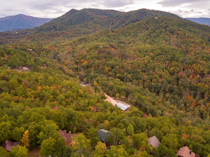 East 321 | Gatlinburg Vacation Rentals | Jackson Mountain Rentals East 321 | Gatlinburg Vacation Rentals | Jackson Mountain Rentals