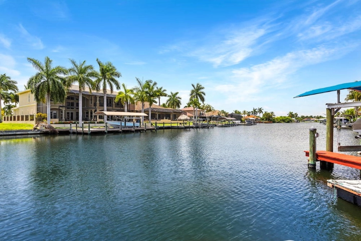 Cape Coral | Distinctive Beach Rentals | A VTrips Experience Cape Coral | Distinctive Beach Rentals | A VTrips Experience