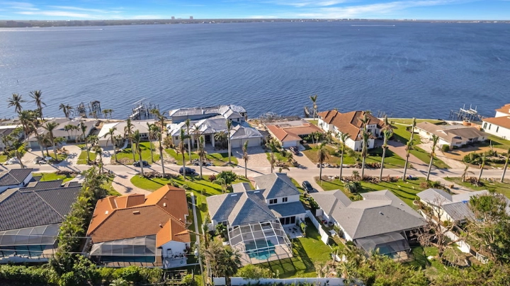 Cape Coral | Distinctive Beach Rentals | A VTrips Experience Cape Coral | Distinctive Beach Rentals | A VTrips Experience