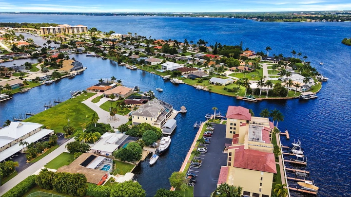 Cape Coral | Distinctive Beach Rentals | A VTrips Experience Cape Coral | Distinctive Beach Rentals | A VTrips Experience